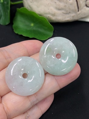 F46493275 翡翠平安扣挂件 货品总重约15.78g