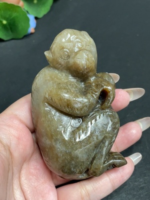 H29397991 和田玉手把件   灵猴   货品总重约212.6g