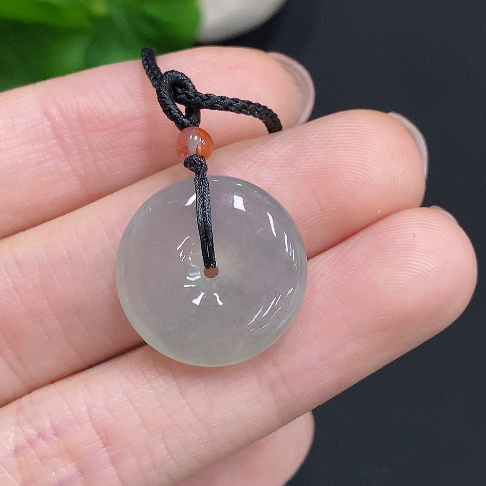 F35124944 Jadeite Peace Knot with Cord, Total Weight Approx. 5g