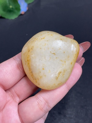 H34055039 Hetian Jade, undetermined origin of skin color, total weight approximately 66.3g