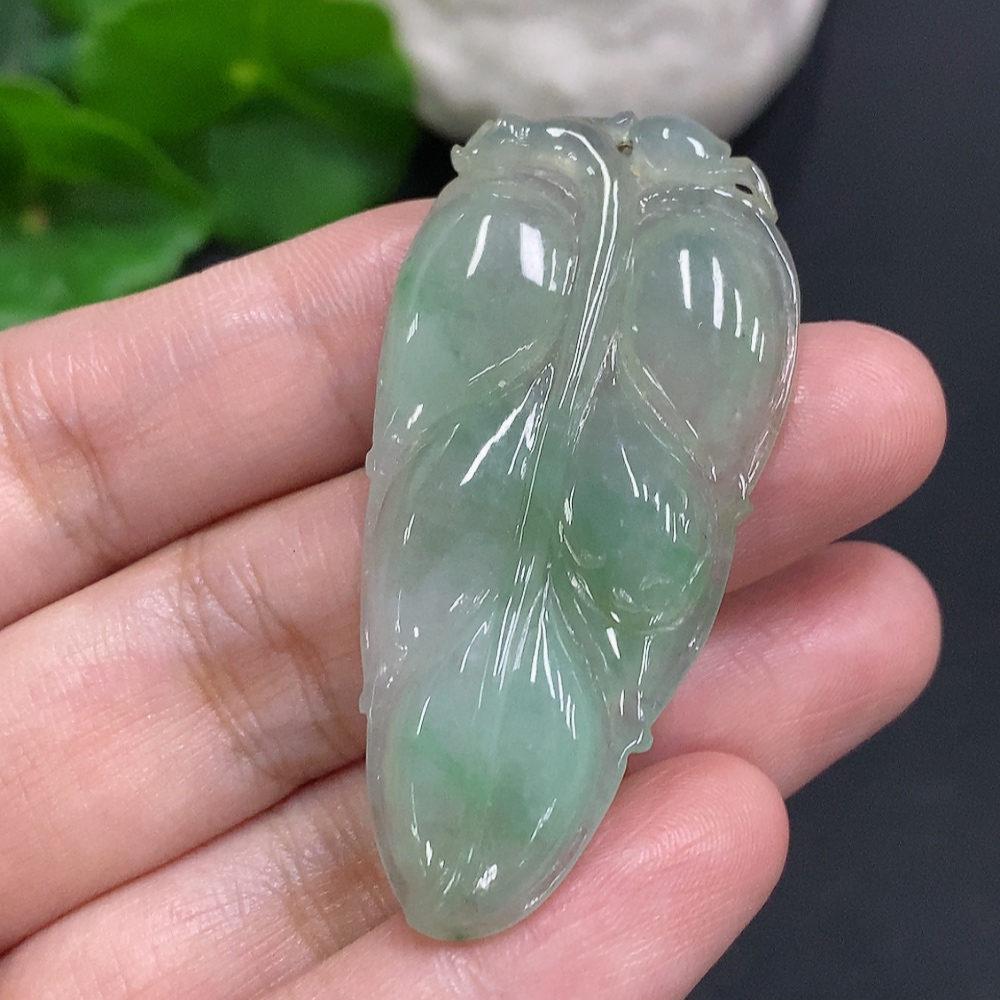 F34050247 Jadeite Leaf Pendant Total Weight Approx. 10.7g