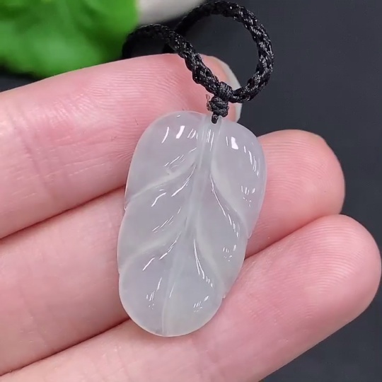 F33941937 Jadeite Leaf Pendant Total Weight Approx. 3.5g (Including Rope Weight)