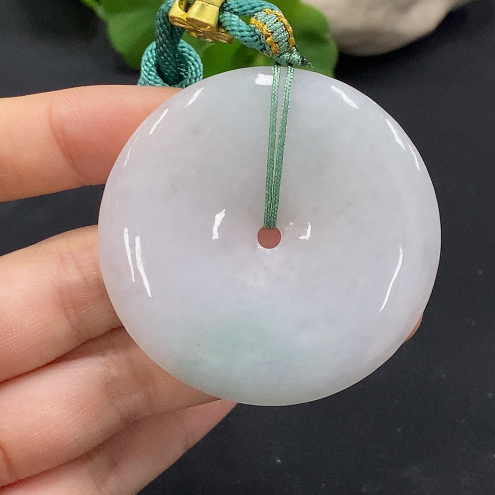 F30564446 JadeitePeace Knot Pendant