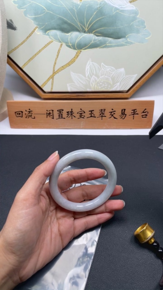 F34061261 Jadeite Round Bangle Total Weight Approx. 52.5g Size 57.5