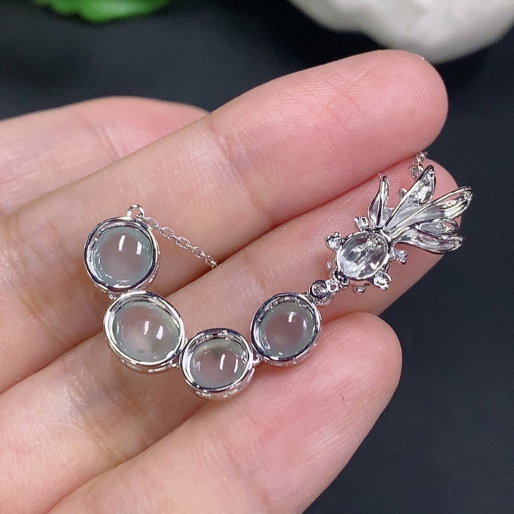 F23690881 Jadeite Cabochon Pendant with 18K Gold Setting, Total Weight Approx. 5.5g