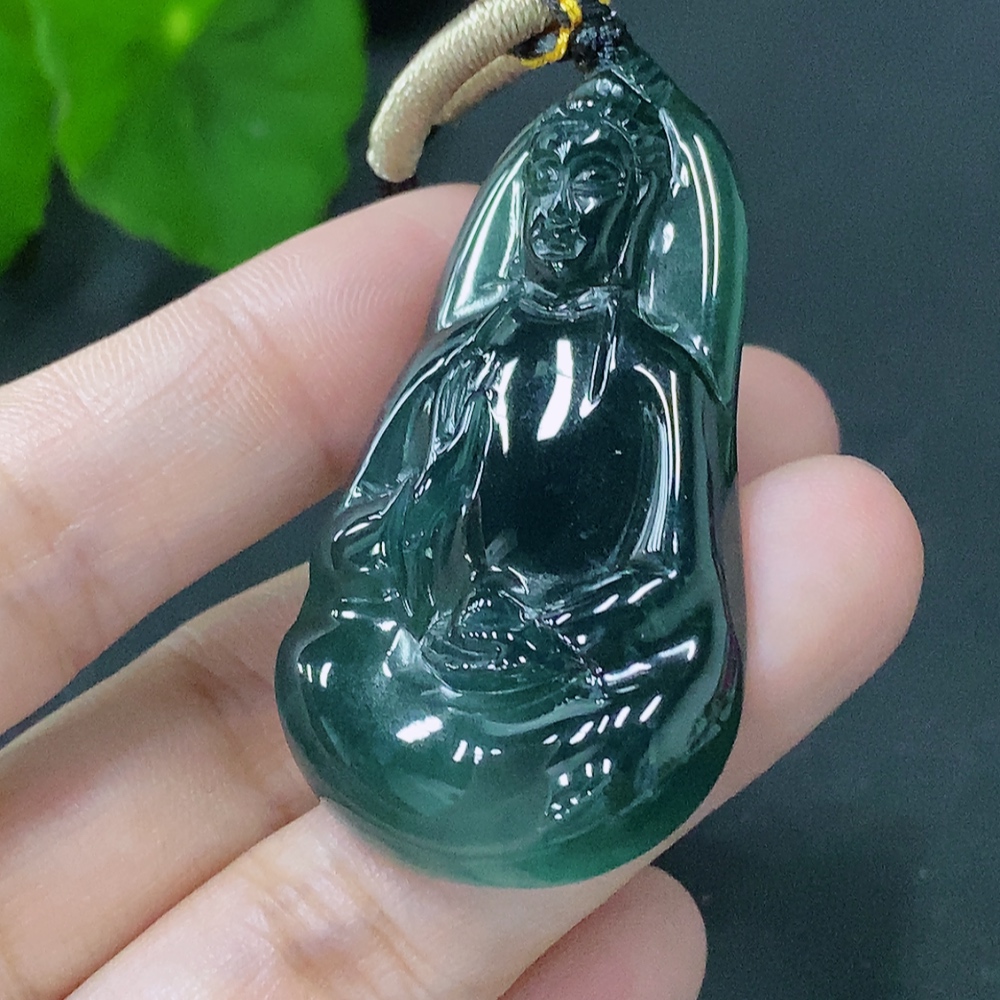 F31594912 Jadeite Pendant Guanyin Total Weight: Approx. 15.76g (with rope)