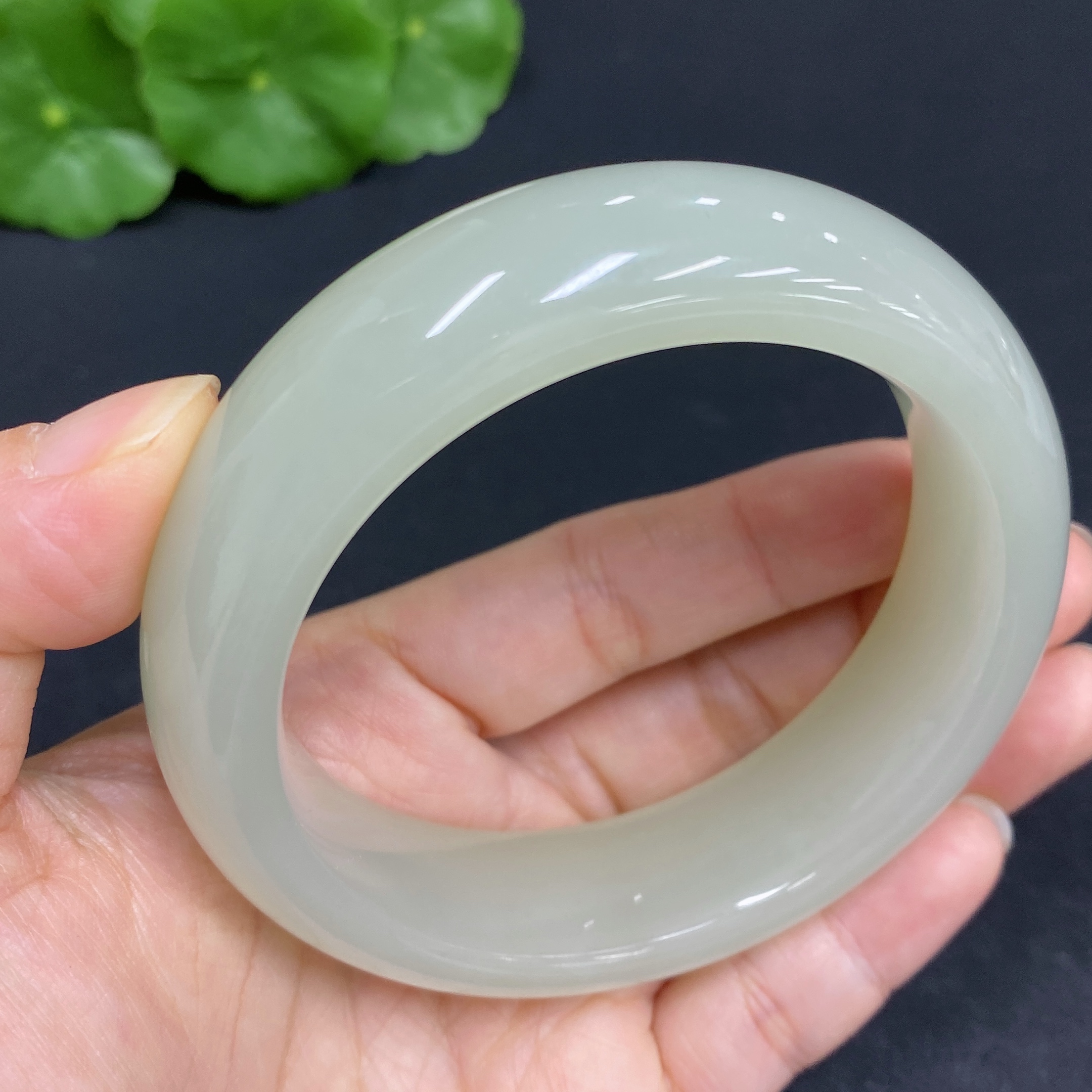 H31667515 Hetian Jade Round Bracelet Size 58.9 Total Weight Approx. 95.9g