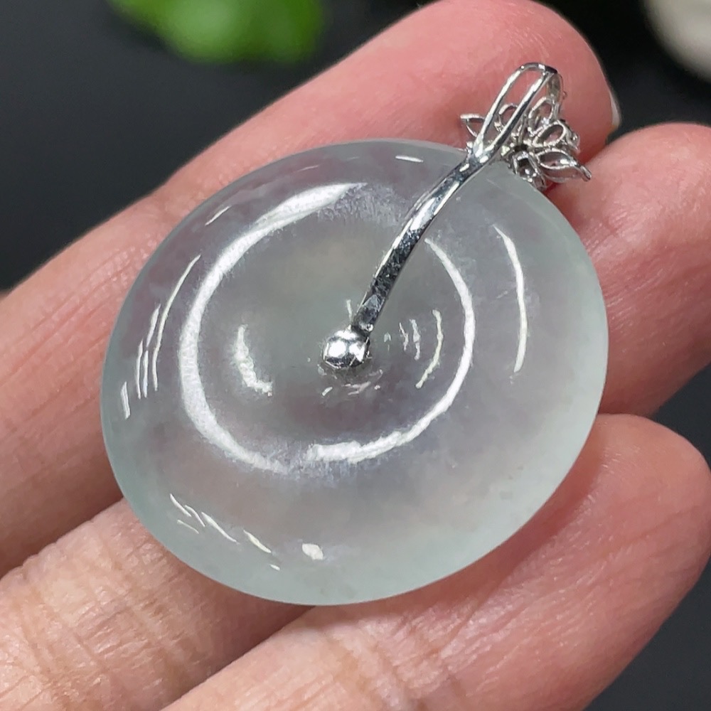 F30520492 Jadeite Peace Knot Pendant with 18K Gold Setting, Non-Diamond, Total Weight Approx. 6.97g