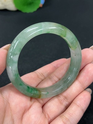 H40766798 非洲翠(独龙玉)正圈手镯 圈口50.9 货品总重约42.4g