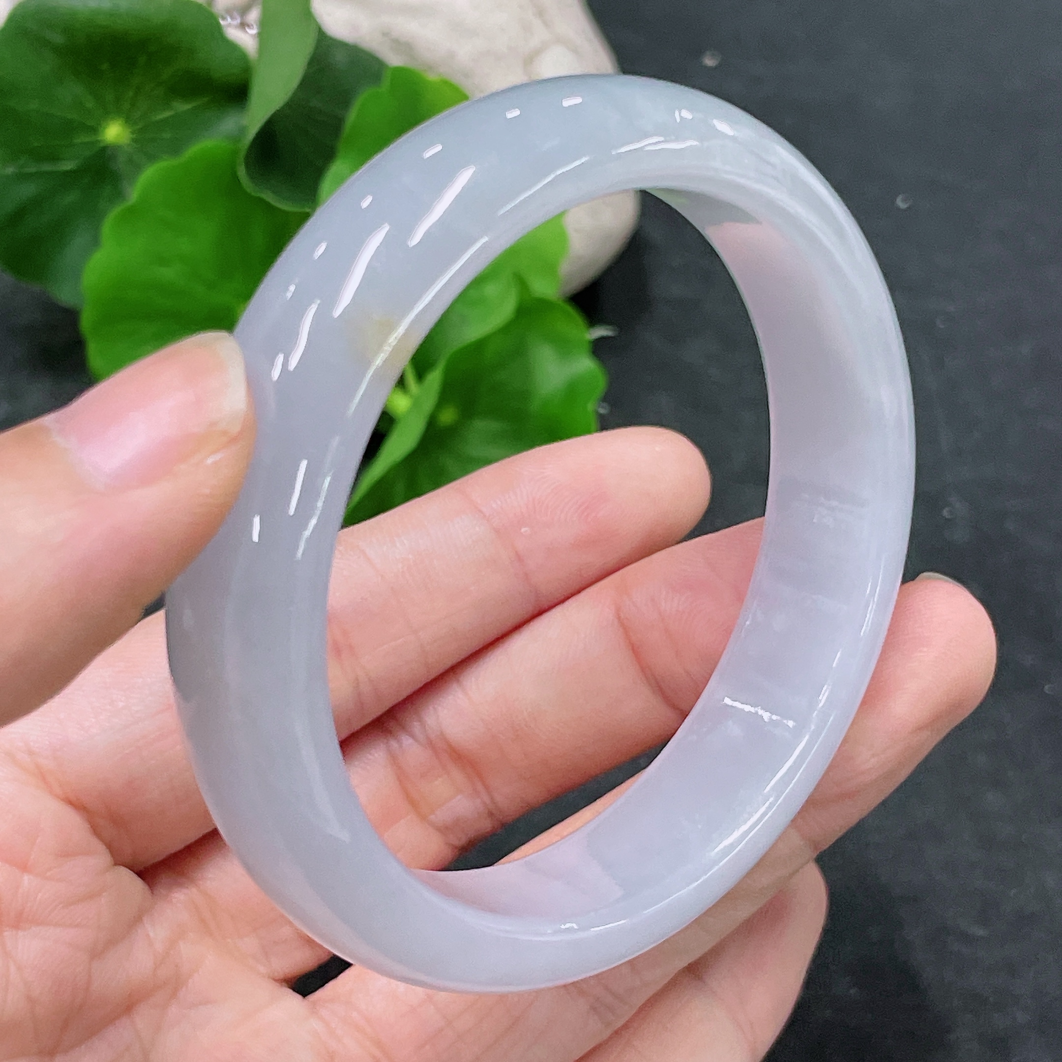 F33840114 Jadeite Regular Bangle (approx. 55.59g total weight, size 55.6)