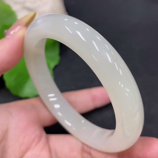 H31671200 Hetian Jade Round Bracelet Size 58.1 Total Weight Approx. 59.4g