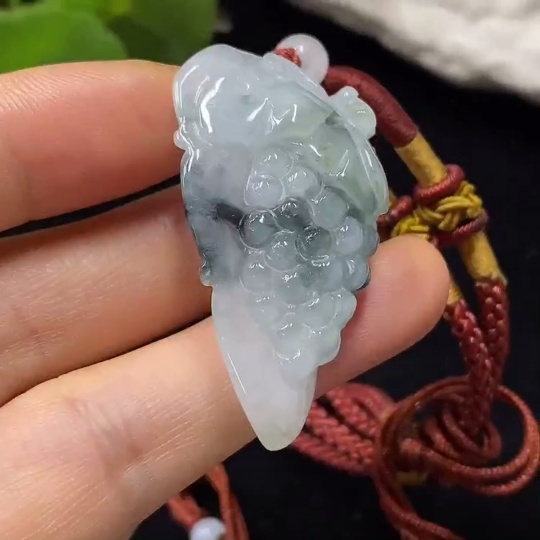 F09655249 JadeitePendant