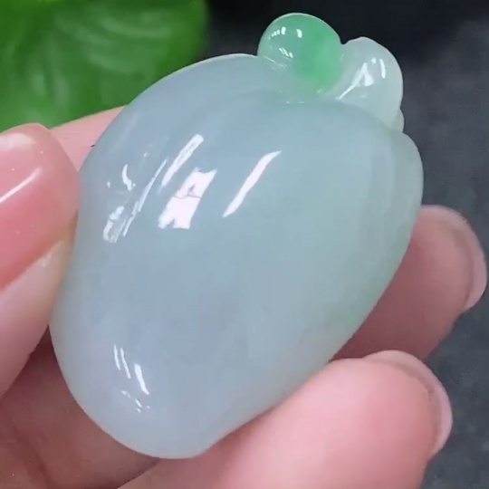 F34998661 Jadeite Pendant Fú Guā, Total Weight Approx. 15.89g