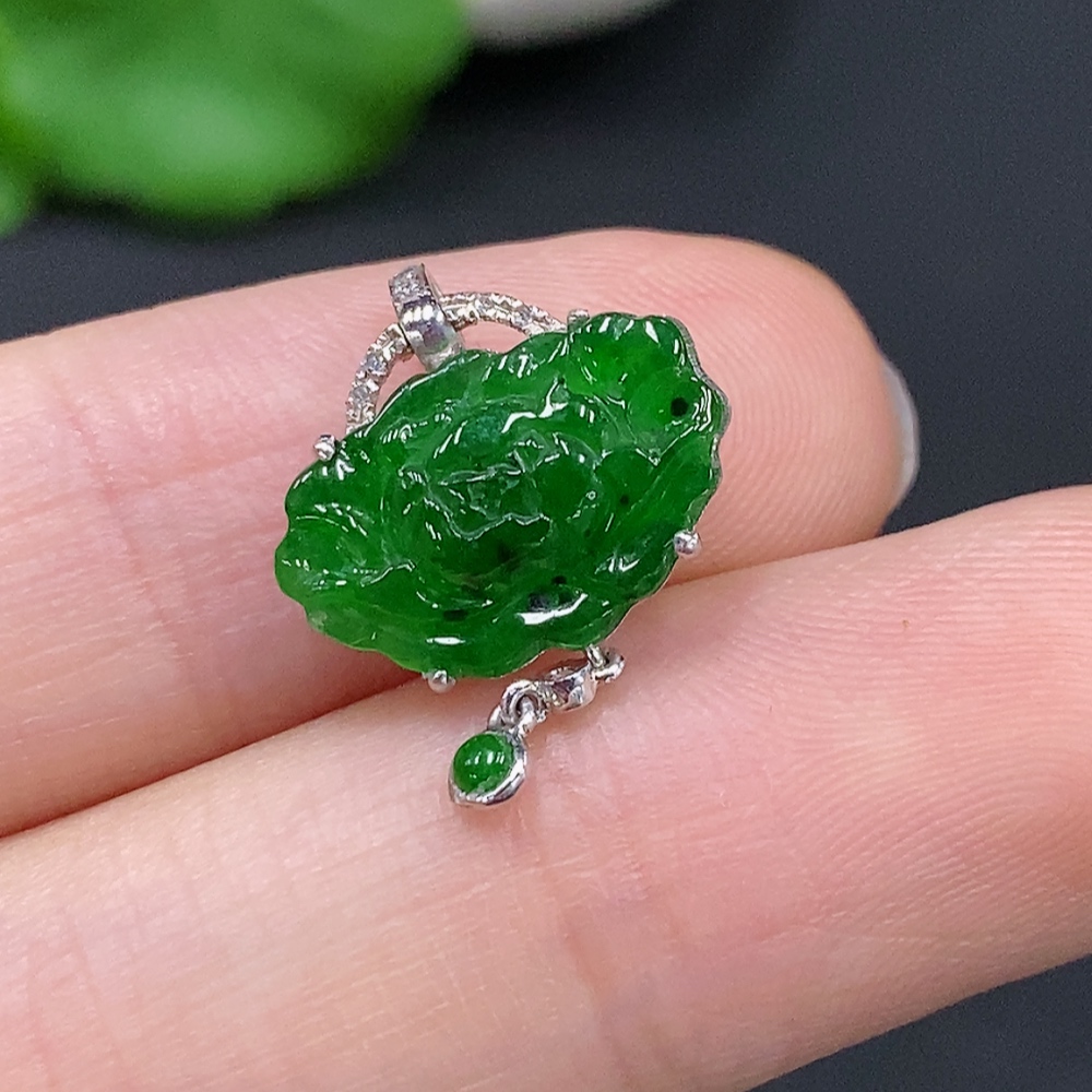 F29392683 Jadeite Inlaid Pendant 18K Gold Total Weight Approx. 1.3g