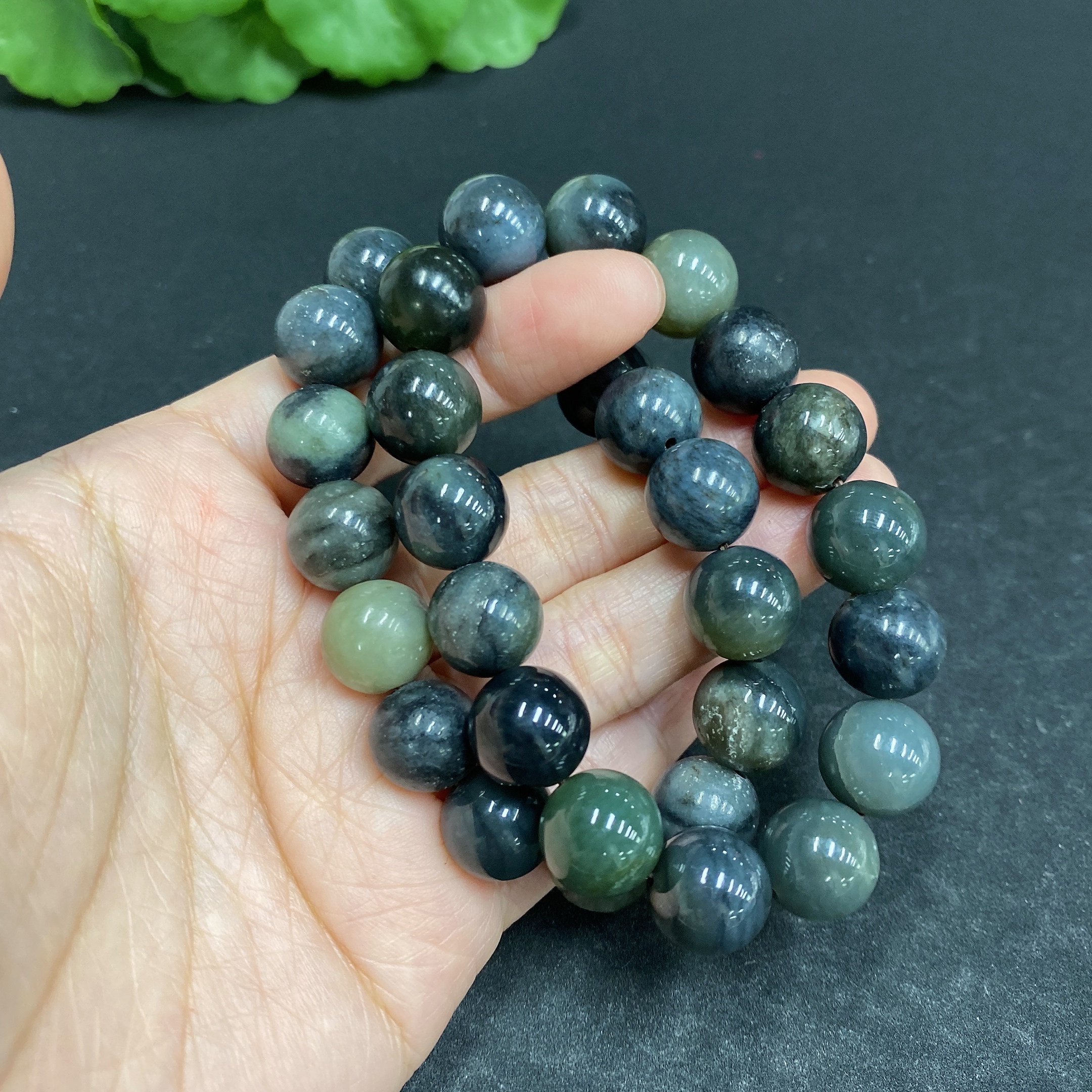 H33903805 Hetian Jade Bracelet with Other Mineral Components, Maximum Bead Size Approximately 11.3mm, Total Weight Approximately 80.8g