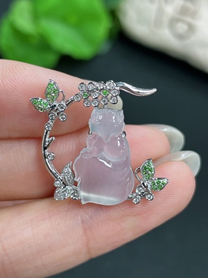 F41872944 Jadeite Pendant 18k Gold Set with Diamonds Colorless Total Weight Approx. 3.05g