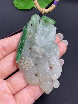 F41950160 翡翠挂件 龙牌 含绳货品总重约53.87g