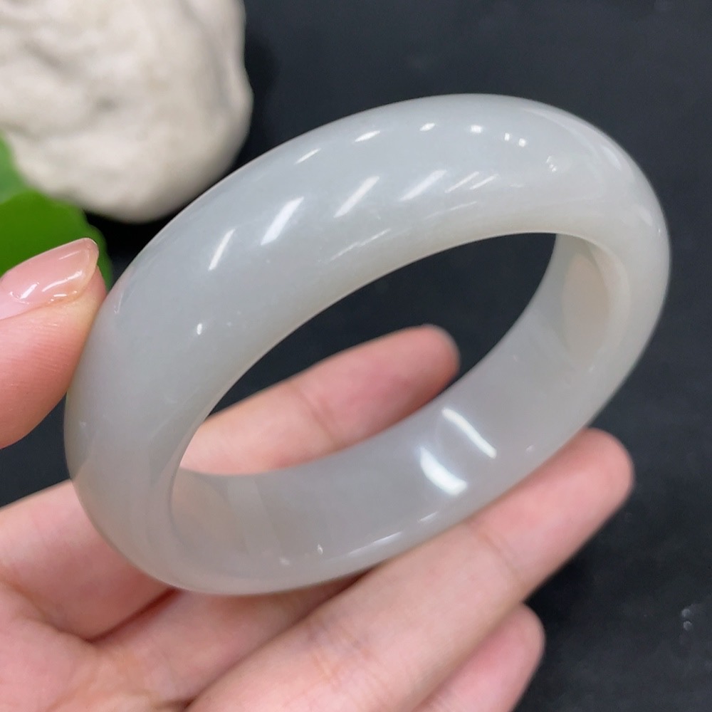 H30537971 Hetian Jade Round Bracelet Size 54.2 Total Weight Approx. 65.6g