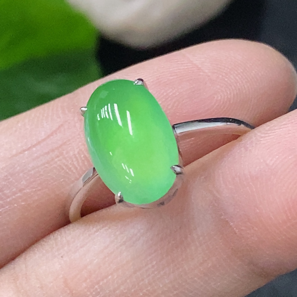 F33930208 Jadeite Ring with 18k Mounting Size 19 Total Weight Approx. 3.45g
