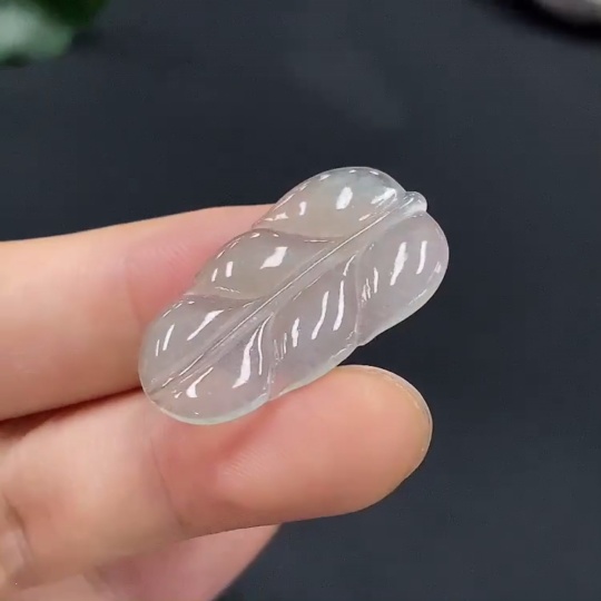 F19145976 Jadeite leaf inlay piece, total weight 1.886g