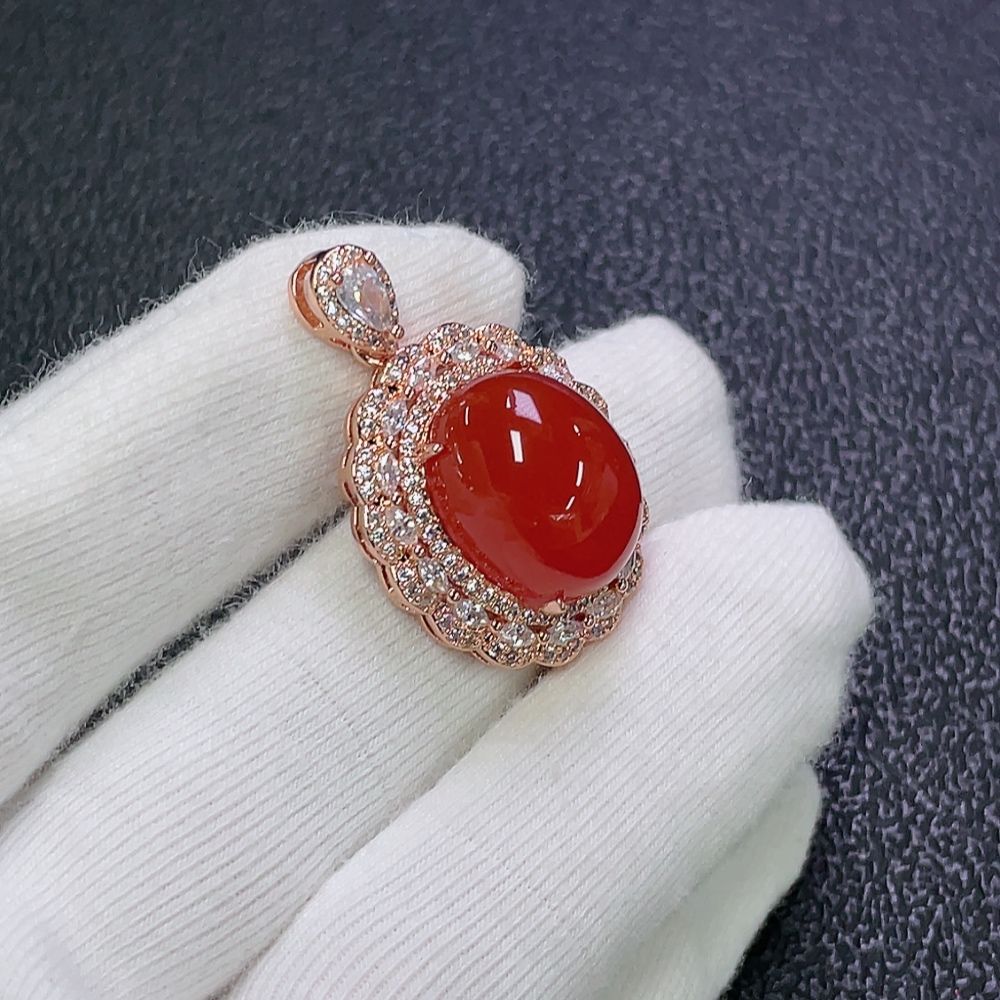 C31617757 South Red Agate Pendant Non-Gold Total Weight Approx. 7.07g