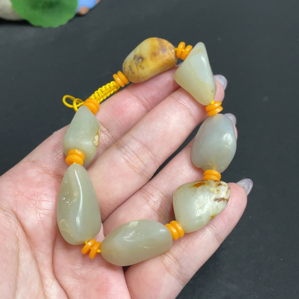 H33880361 Hetian Jade Bracelet with Other Mineral Components, Undetermined Skin Color Origin, Non-Hetian Jade Beads, Total Weight Approx. 48.3g