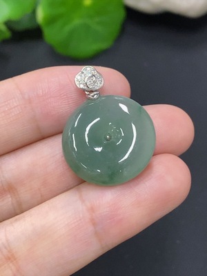 F42971988 翡翠平安扣 非金 货品总重量约4.8克