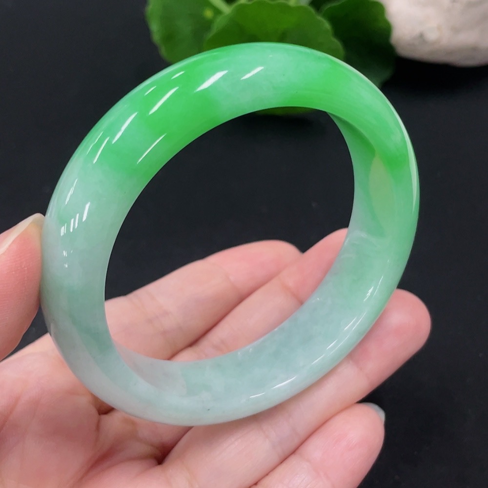 F31675154 Jadeite Circle Bracelet, Size 54.5, Total Weight Approx. 62.3g