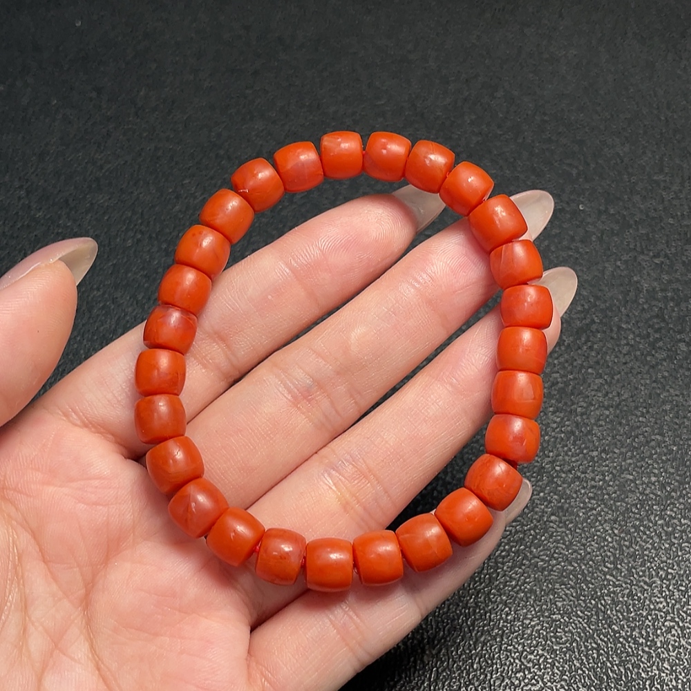 C34067629 South Red Agate Bracelet with Visible Organic Matter, Total Weight Approx. 22.41g, Size About 8.3mm