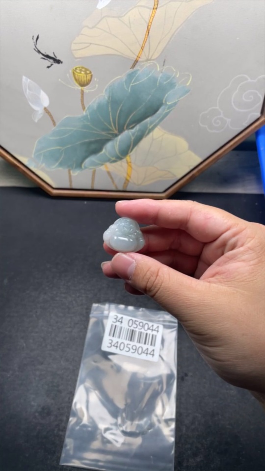 F34059044 Jadeite Buddha Pendant Total Weight: Approx. 6.85g