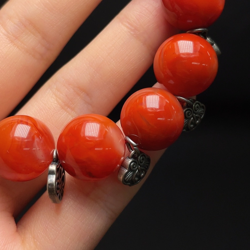 C33934775 Red Agate Bracelet with Visible Organic Matter, Non-Gold, Total Weight Approx. 64.3g, Size About 13.4mm