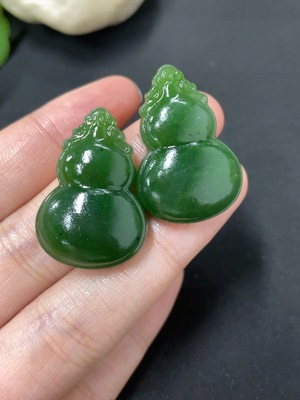 H41855155 和田玉挂件    葫芦   货品总重约13g
