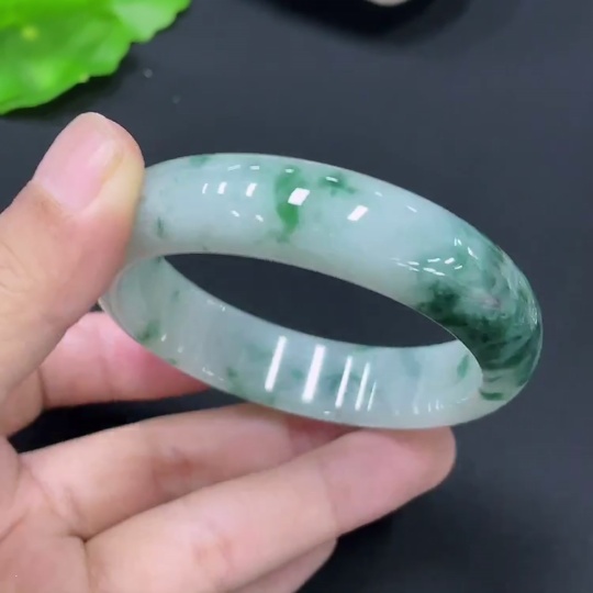 F31674043 Jadeite Concubine Bracelet Size 53.4/48.6 Total Weight Approx. 42.54g