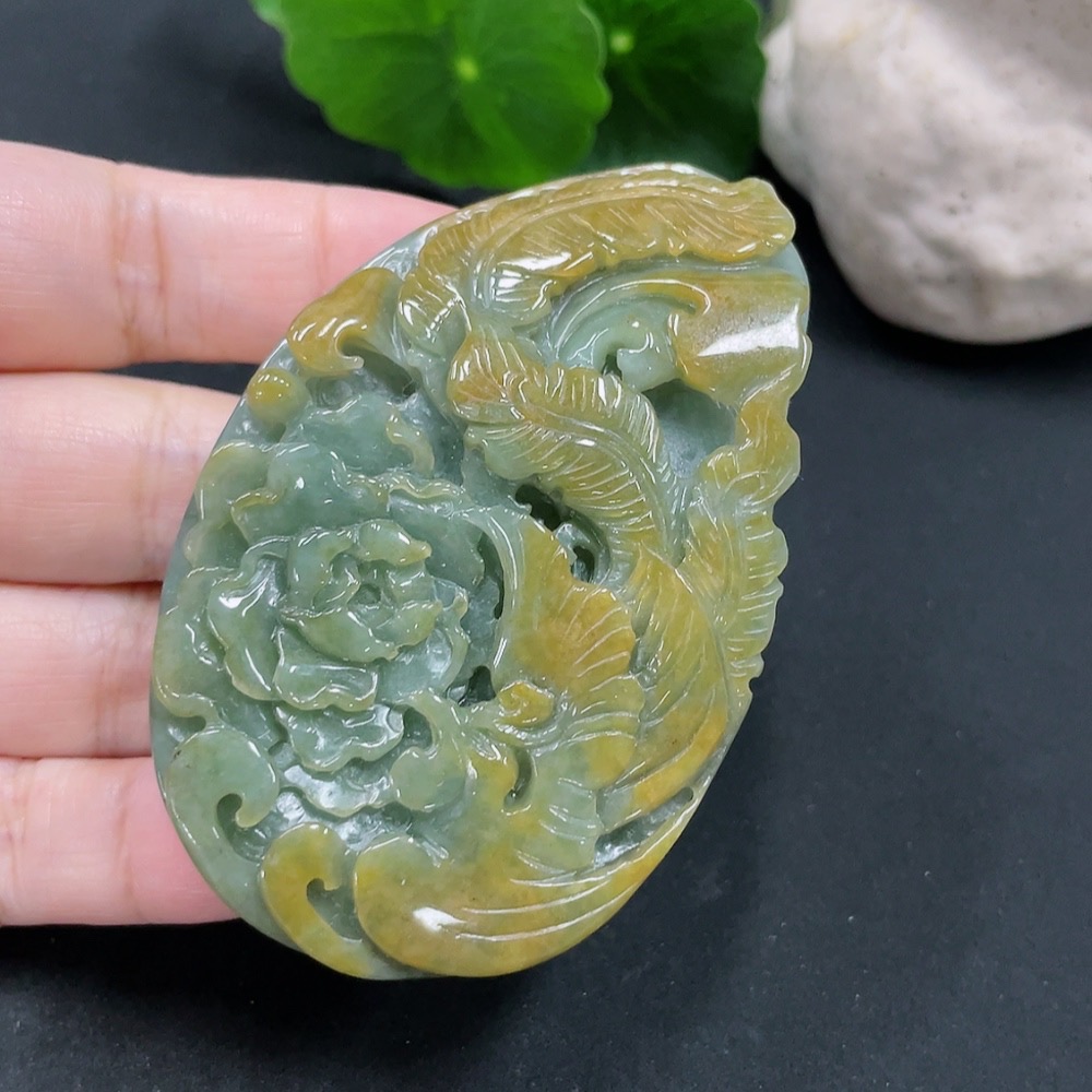 F30548039 Jadeite Phoenix and Peony Pendant with a total weight of approximately 96.2 grams (Color origin undetermined)
