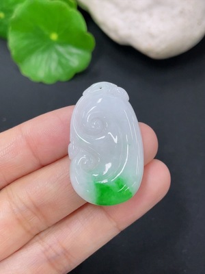 F41905640 翡翠挂件如意 货品总约重5.4g