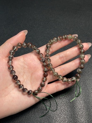 C34993100 Crystal Bracelet with Visible Organic Matter, Total Weight Approx. 31.25g, Sell as a Lot