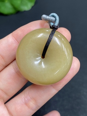 H33939136 Hetian Jade Pendant    Peace Button