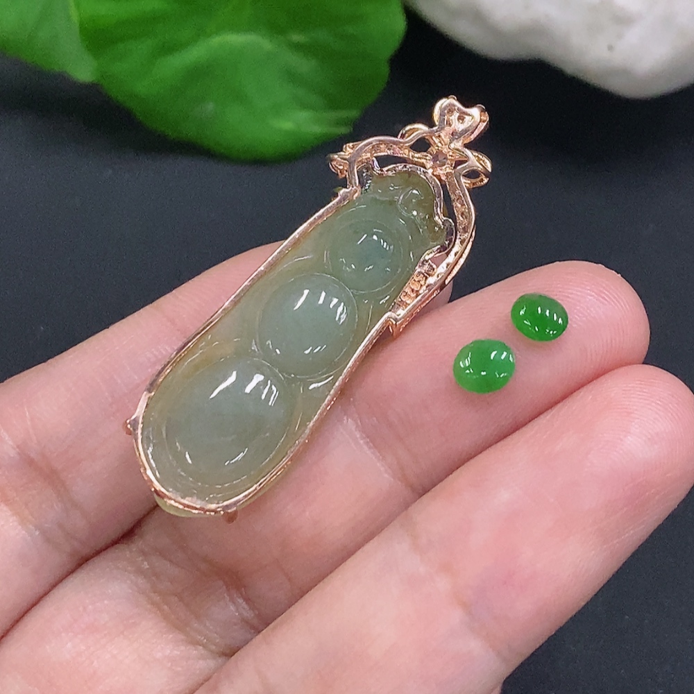 F33883053 Jadeite Inlaid Pendant with Cabochon, Sell as a Lot, Non-Gold Inlaid