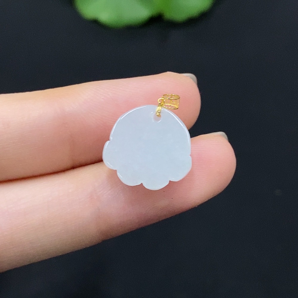 F28253701 Jadeite Pendant with 18K Gold Clasp Total Weight Approx. 2.19g