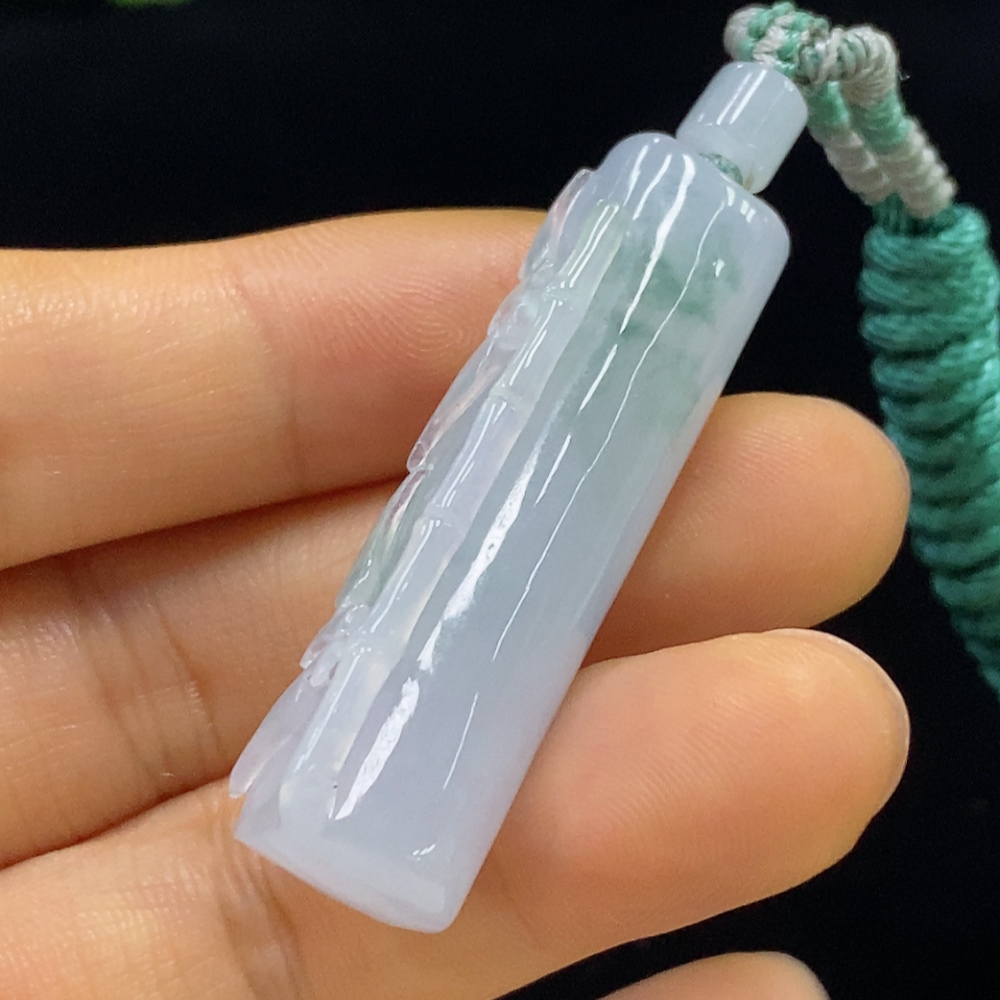 F34025696 Jadeite pendant with cord total weight about 18.5g