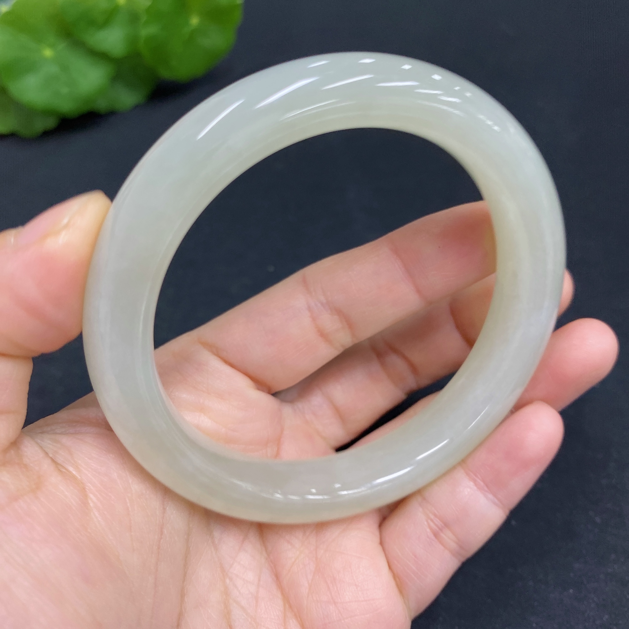 H30440609 Hetian Jade Round Bracelet Size 58.2 Total Weight Approx. 54.9g