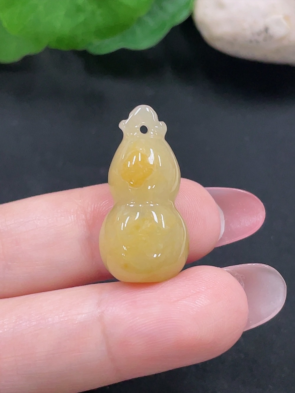 F34982783 Jadeite gourd pendant Total weight: Approx. 6.9g (Color origin of yellow part undetermined)
