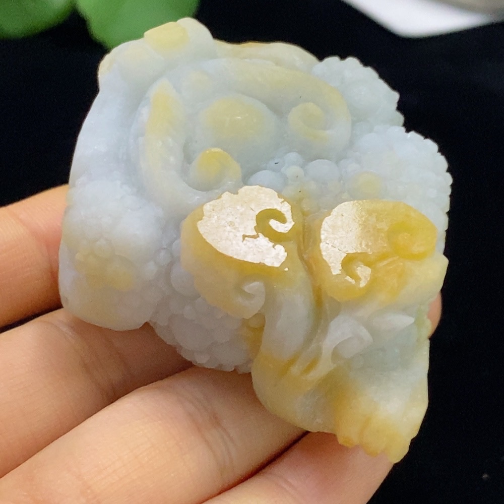 F34074959 Jadeite Rough Three-Legged Golden Toad Pendant Total Weight Approx. 129.01g