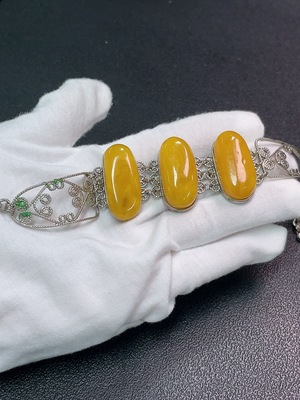 C33851149 Amber Honey Wax Bracelet Non-Gold Total Weight Approx. 28.86g