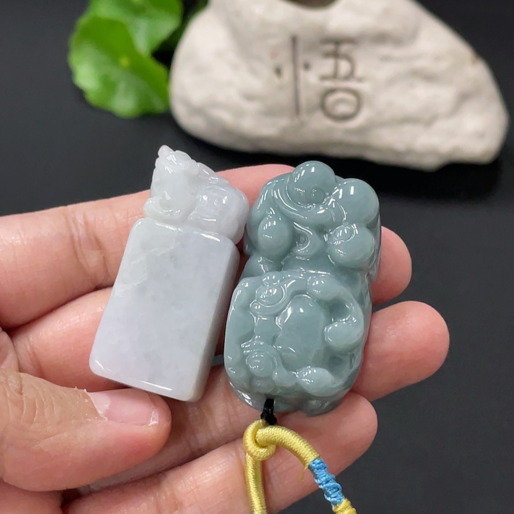 F33836623 JadeitePendant Seal Pixiu