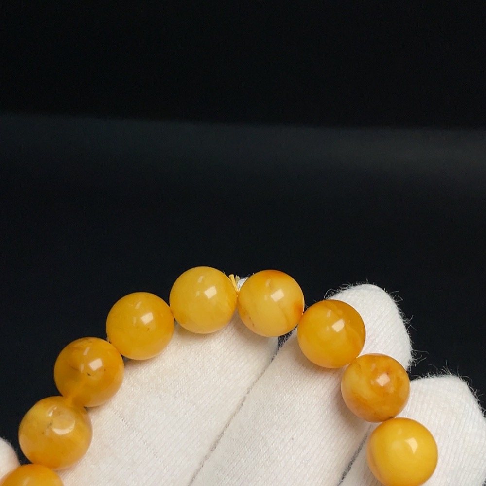 C31619893 Amber Beeswax Bracelet Approx. 10.2mm Total Weight About 10.99g