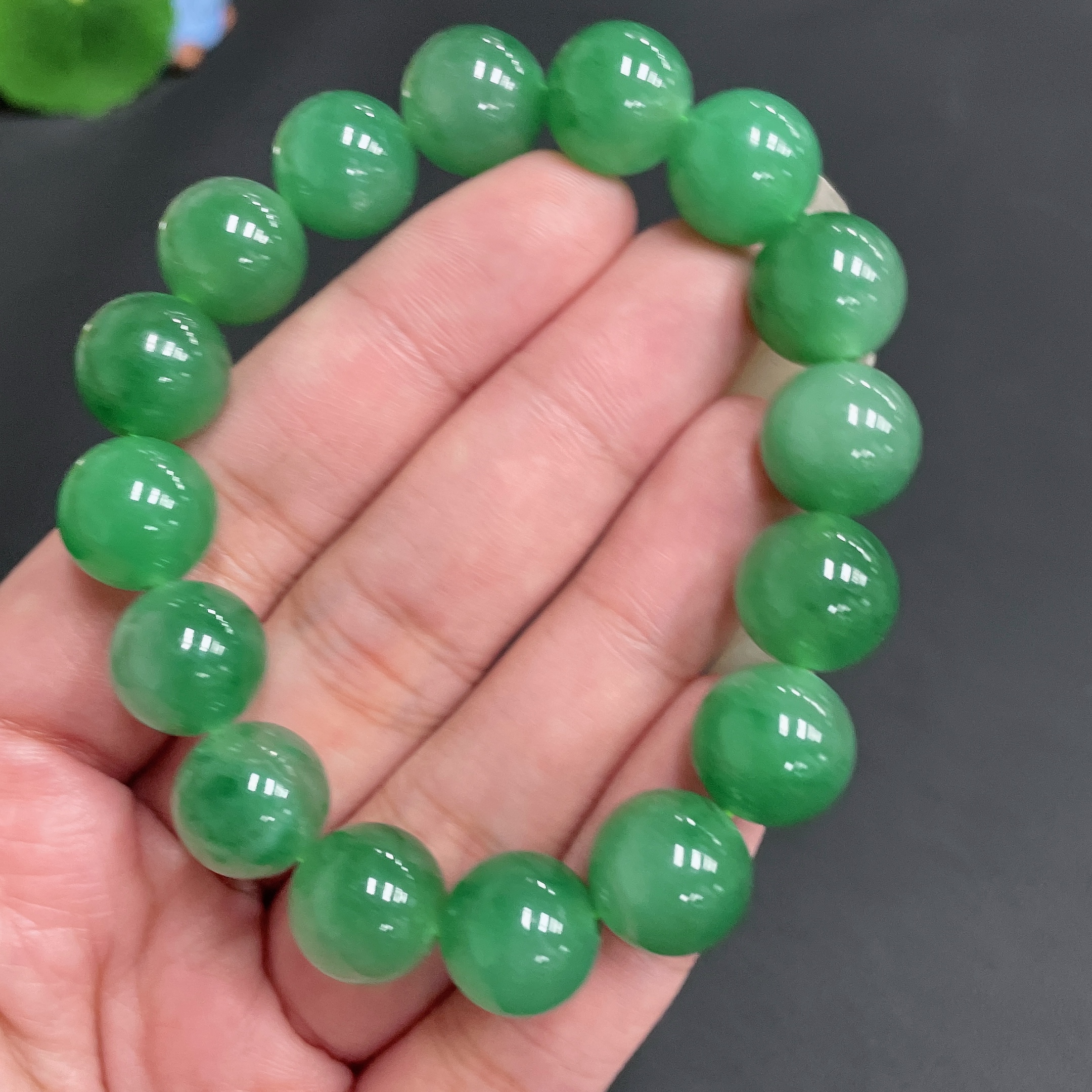 H23609491 Dulong Jade Bracelet, approx. 12mm beads, total weight about 40.7g