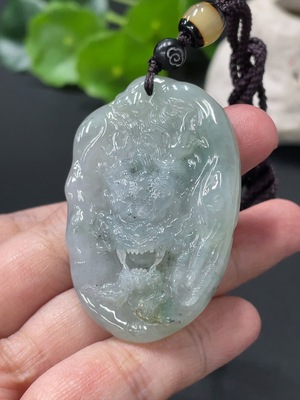 F30492723 翡翠龙牌挂件 货品总重约22.1g