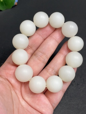 H29398656 Hetian Jade Bracelet, Approx. 17.5 mm Beads, Total Weight Approx. 104.2g