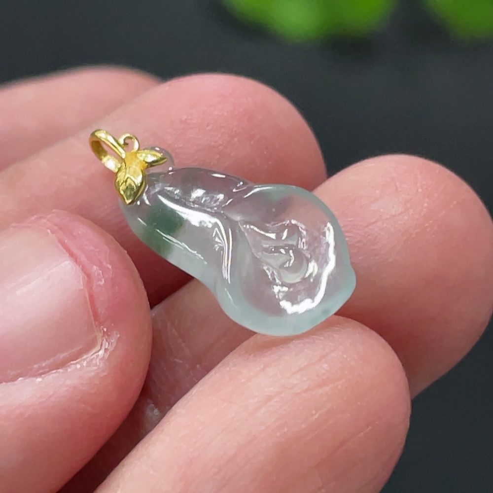 F32768552 Jadeite Magnolia Pendant with 18K Gold Bail, Total Weight Approx. 0.78g